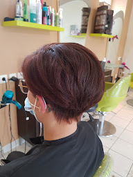 Photo n°9 de Tête en l'hair à Le (Salon de coiffure)