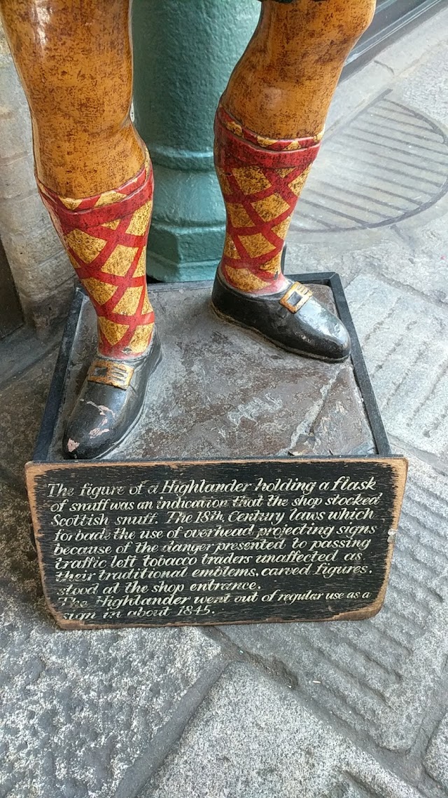 Segar & Snuff Parlour