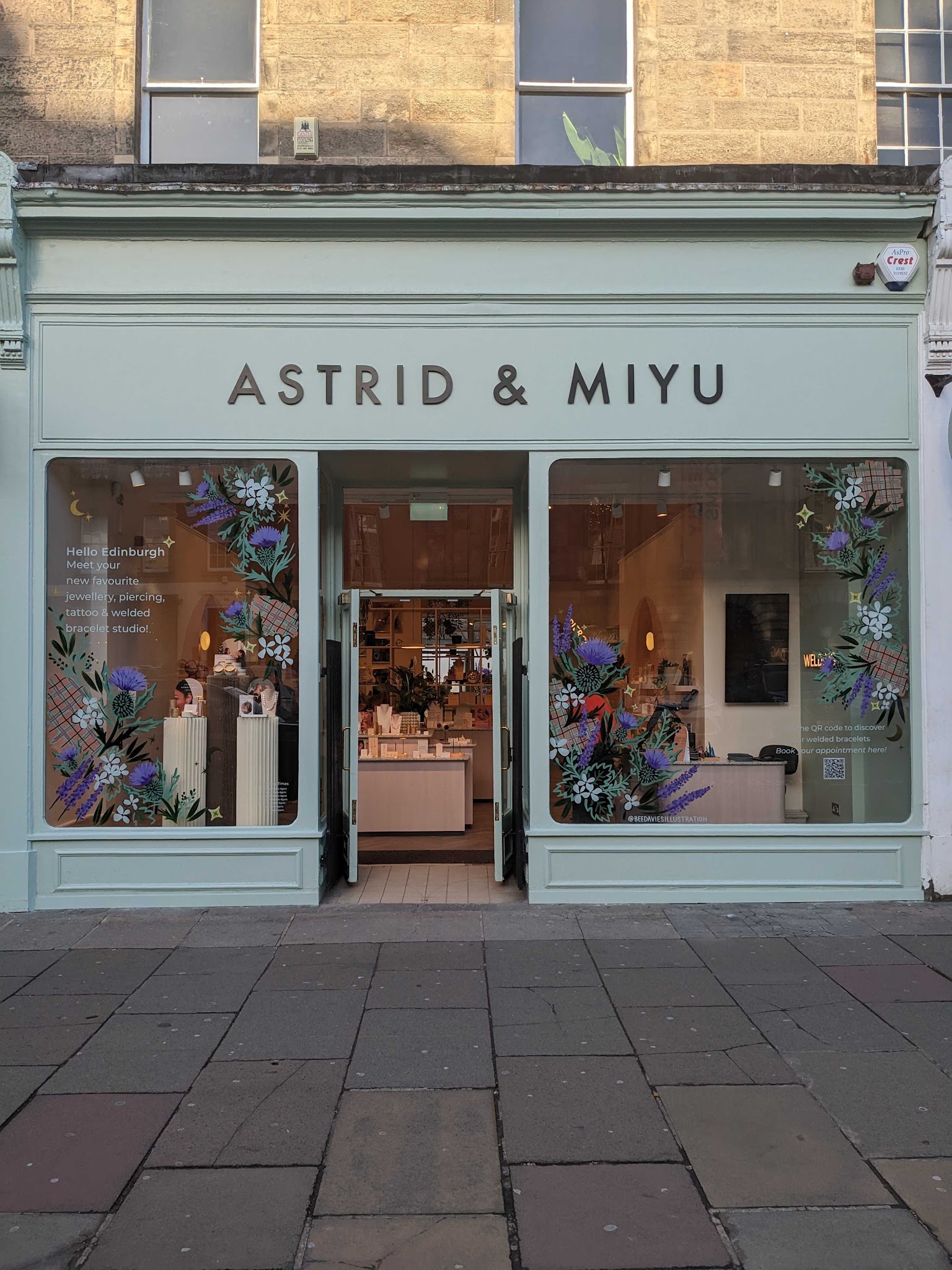 Astrid & Miyu Edinburgh - Jewellery - photo 1