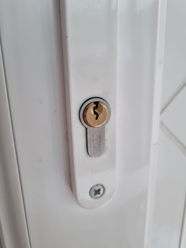 RT Locksmiths Gallery - United Kingdom