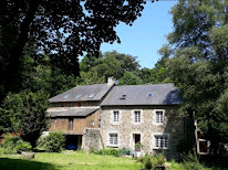 Le vieux moulin à Goudelin