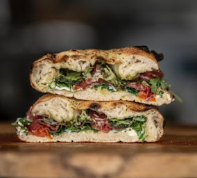 Photo n°5 de La Perla pizzeria au feu de bois 🔥 à Bois-d'Arcy (Pizzas à emporter)