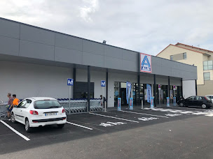Photo n°18 de ALDI à Saint-Maurice-de-Beynost (Supermarché discount)