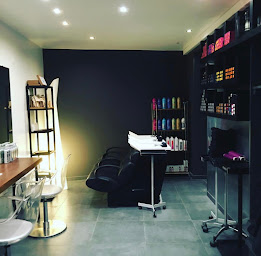 Photo n°21 de Visions à Nogent-sur-Marne (Salon de coiffure)