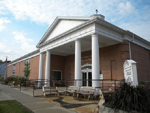 Door County Library - Sturgeon Bay Logo