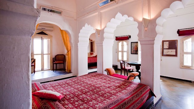 Neemrana Fort-Palace