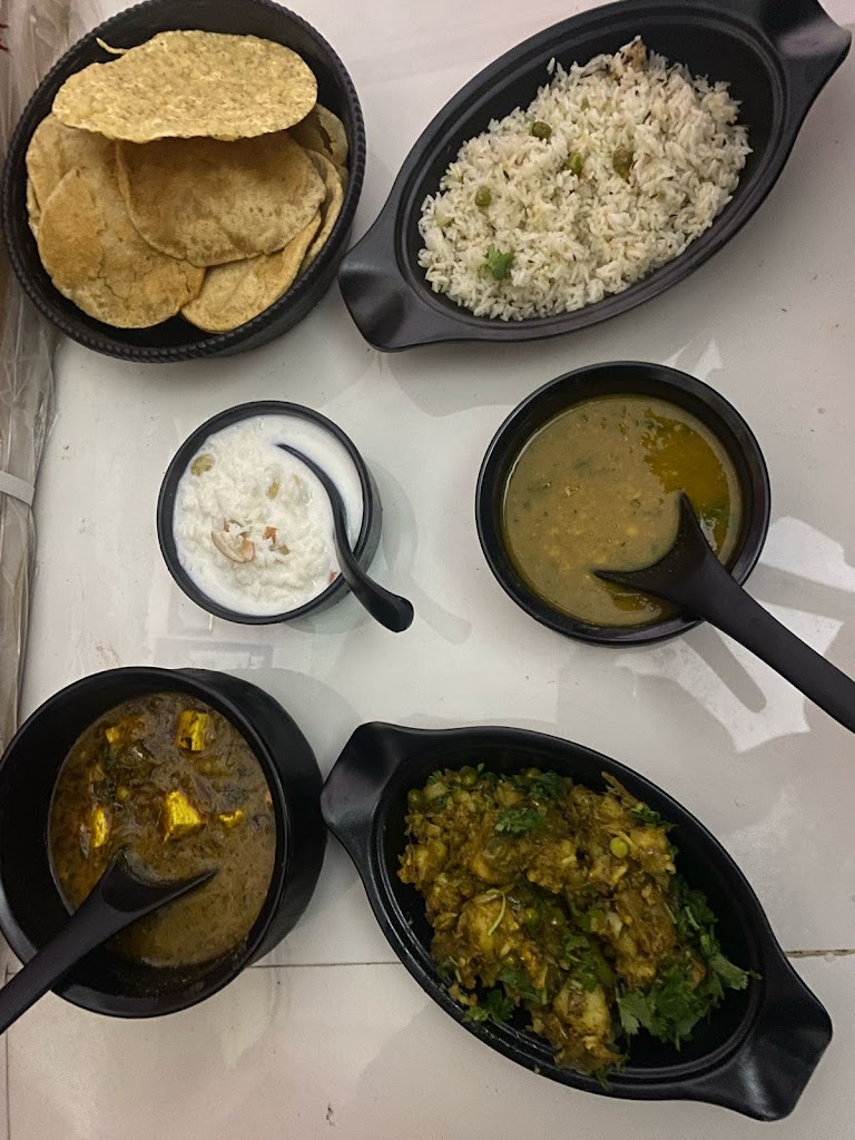 The Bawarchi Ghar Tiffin Service