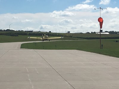 Decorah Municipal Airport-Deh