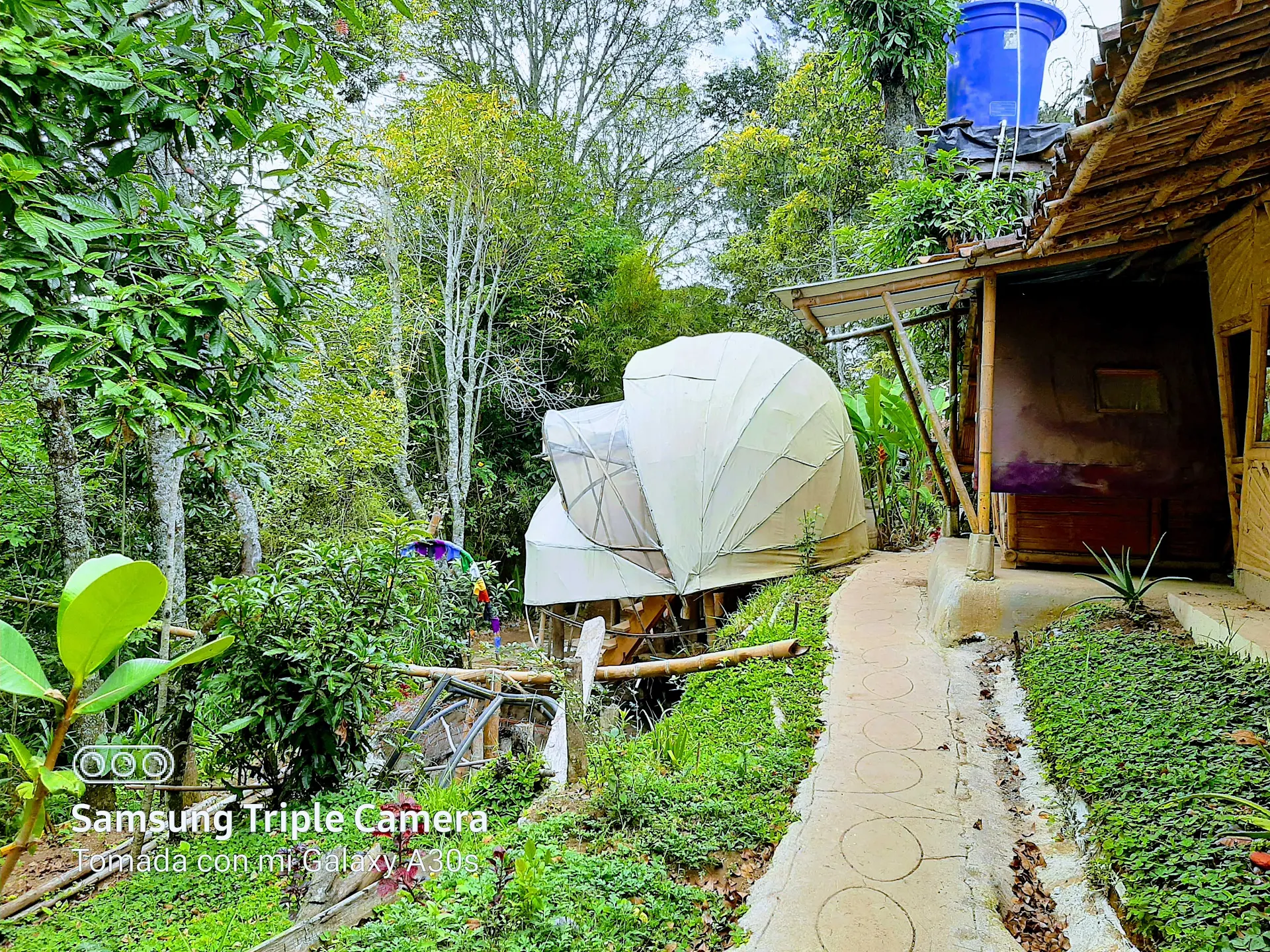 ECO HOSTAL Colina Arcoiris