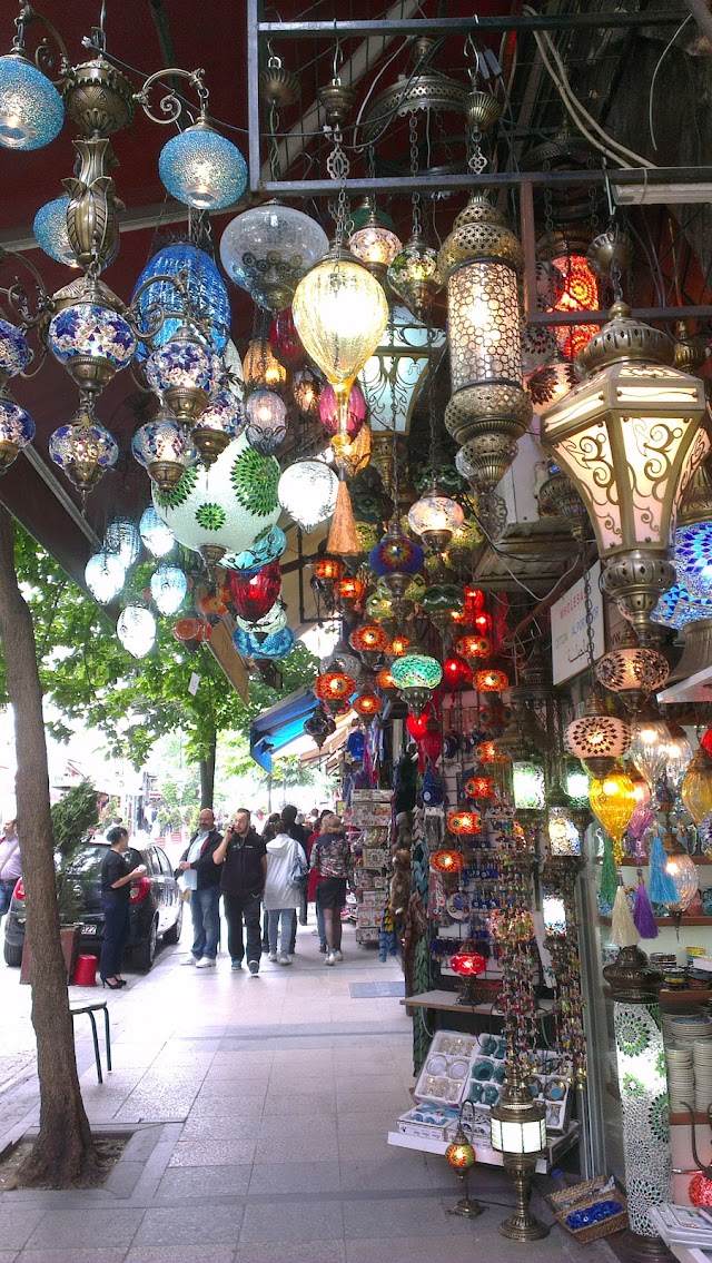 Kapalıçarşı Mercan Kapısı