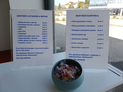 Lavanderia Self Service Lavapiù Piediripa di Macerata - Thumbnail