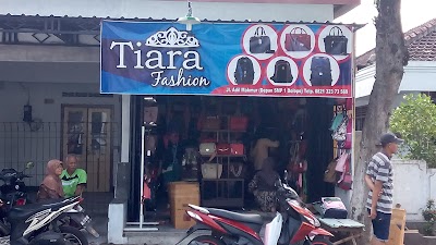 Photos of TIARA FASHION
