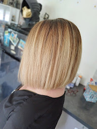 Photo n°11 de Les ciseaux d'Olivia à Jongieux (Salon de coiffure)