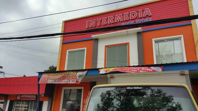 Intermedia Book Store, Author: Indrawan Saputra