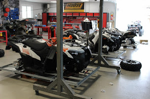 Photo n°2 de Jmb Quad & SSV - POLARIS - KYMCO - SEGWAY - HYTRACK à Vénès (Concessionnaire de véhicules à moteur)