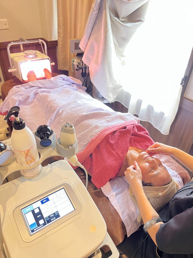 【小顔リンパ・シミケア・美肌フェイシャル】sistoi～シストワ～