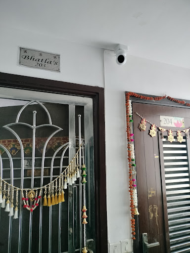 Hikvision H6C 2Mp Wifi camera installed Noida sector 100 Lotus boluverd Society  post image