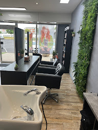 Photo n°30 de La Boite a Ciseaux à Montmorillon (Salon de coiffure)