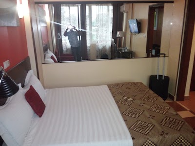 Photos of YaaHot H&ocirc;tel, Yaound&eacute;
