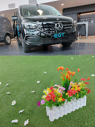 Photo n°19 de Mercedes-Benz SVI 69 à Arnas (Concessionnaire de poids lourds)