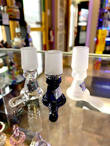Jolly Smoke Shop Gallery - Canada