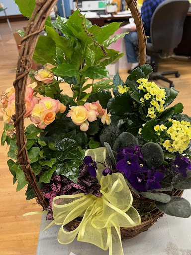 Artistic Florals by Leslie - Thumbnail