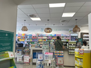 Photo n°20 de Pharmacie Victor Hugo Totum à Roanne (Magasin de vitamines et compléments alimentaires)