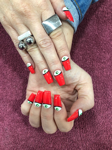 Nail Lounge - Beauty salon