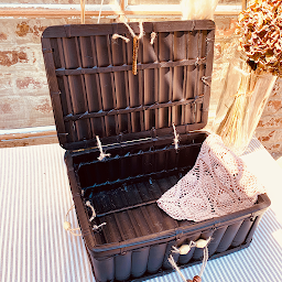 Photo n°19 de Chauve qui veut Meubles et Décorations à Oisy-le-Verger (Magasin de meubles d'occasion)