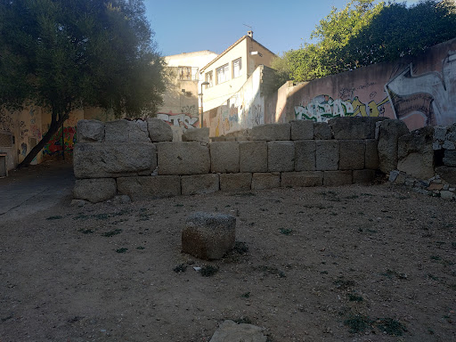 Rovine delle mura puniche