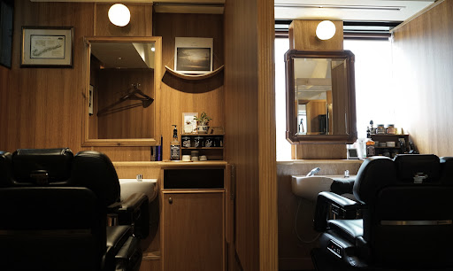 DAU BARBER SHOP 表参道