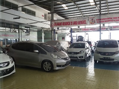 Photos of Honda Arista Banda Aceh