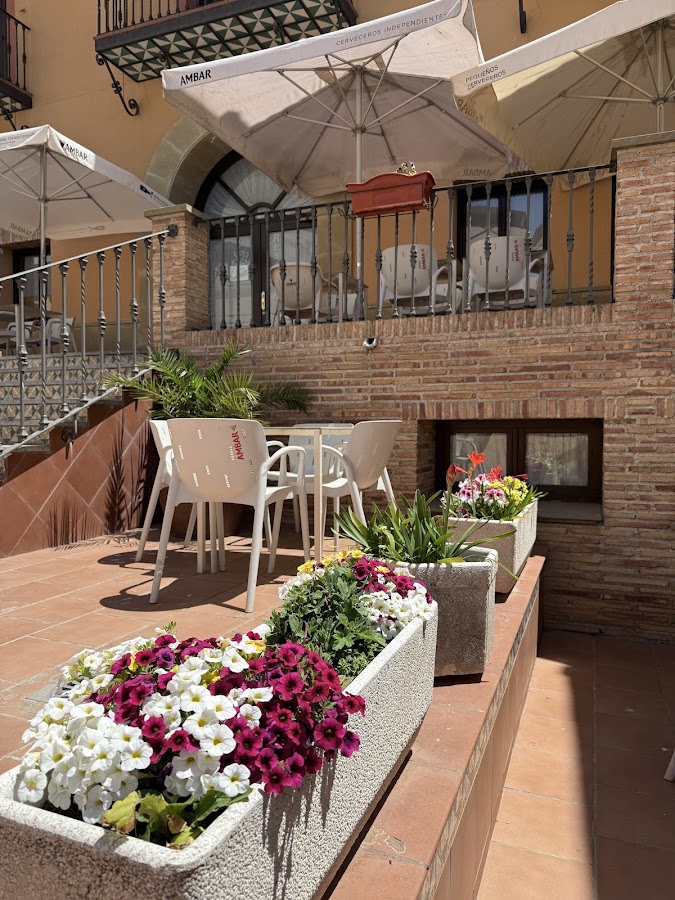 Hostal Restaurante El Portegao