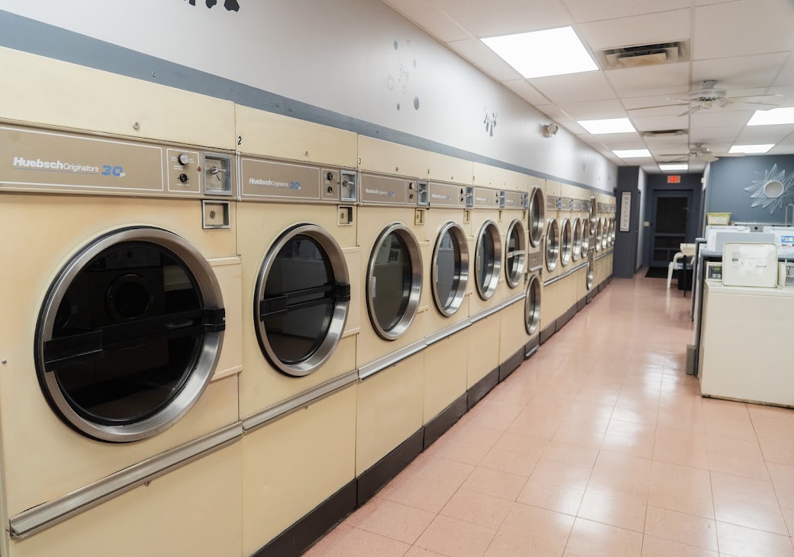 South Shore Laundromat storefront and entrance in New Haven