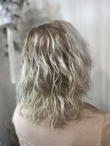 74 Mane Salon Gallery - United States