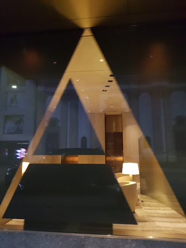 Armani Libri - Visual