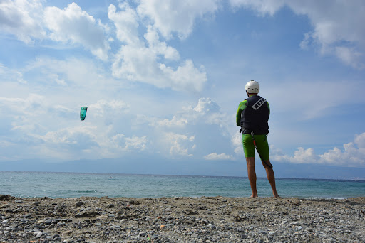 Snowfamily Kiteschool - Punta Pellaro Corsi kitesurf IKO - Thumbnail