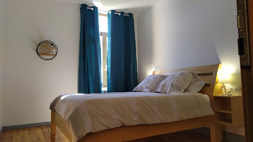Domaine Sainte Anne: Chambres d'hôtes avec spa et sauna en Savoie, salle de réception, proche Chambéry, Parc de Chartreuse - Thumbnail