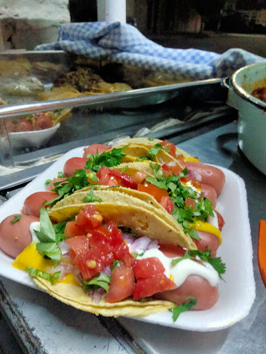 Tacos y Cena dorada Emily - Thumbnail