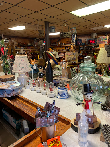 Dietz Charming Mix Antiques & Wood Crafts - Thumbnail