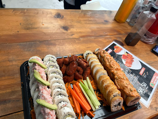 Shisu Rolls & Wing's - Thumbnail
