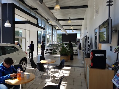 car-dealer
