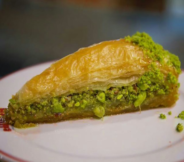 Baklavacı Güllüoğlu M.Nejat Güllü