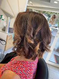 Photo n°10 de Hair Look Coiffure - Coiffeur mixte, Lissage brésilien - Bordeaux à Gradignan (Salon de coiffure)