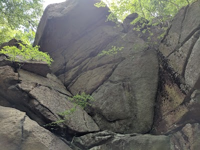 Ell Pond Preserve Trailhead