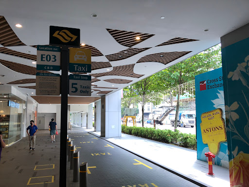 Taxi Stand D06 (Upper Cross St @ OG Building)