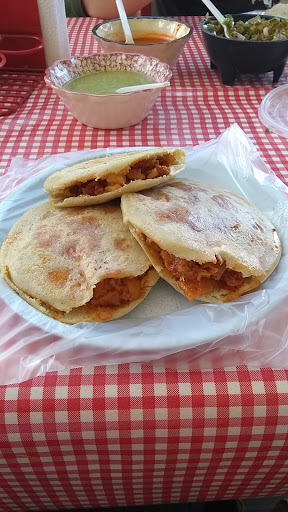 Ricas Gorditas "Doña Chuy" - Thumbnail