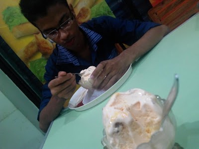 Photos of Ice Cream Parlour