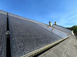 Photo n°10 de Le Ramoneur Certifié - Orvault Nantes Ramonage à Orvault (Service de maintenance de panneaux solaires)