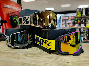 Photo n°17 de MX START THE SHOP MAGASIN MOTOCROSS à Châteauneuf-les-Martigues (Atelier de réparation pour motos)